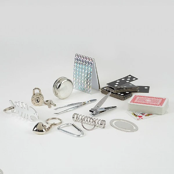 Robin Reed 12" Natural Foliage Christmas Crackers - Pack Of 12 4 Robin Reed 12" Natural Foliage Christmas Crackers - Pack Of 12 - Image 2